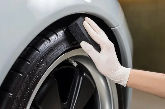 applying-water-based-tire-dressing